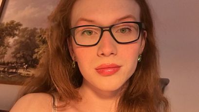Emma webcam model stream image