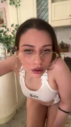 LeilaGrande webcam model stream image