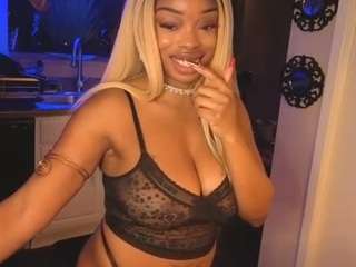 lovely-brown94 webcam model stream image