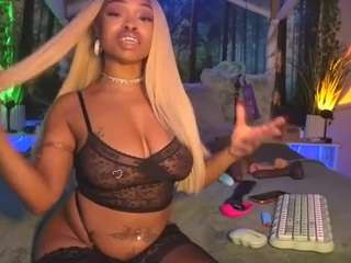 lovely-brown94 webcam model stream image