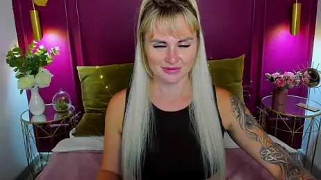 LilyDav webcam model stream image