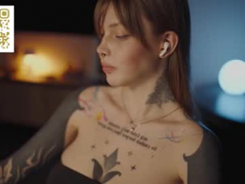 mileeena webcam model stream image