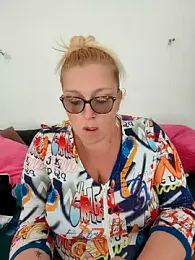 winniess40 webcam model stream image