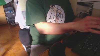 Redblood_75 webcam model stream image