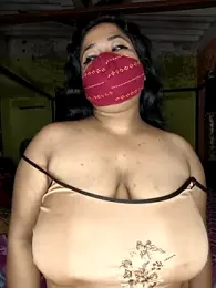 Smile-quien webcam model stream image