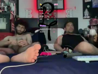 pantslesstraveler_plt webcam model stream image