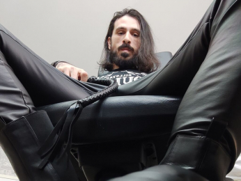 AxelColton webcam model stream image