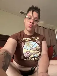 QueenNuttCollector webcam model stream image