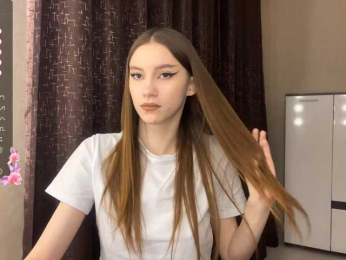 LovestTrisha webcam model stream image