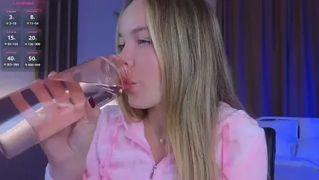 milly_shy webcam stripchat model stream image