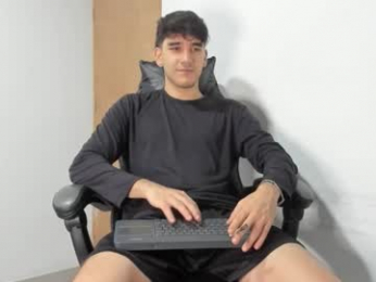 leo_jones389 webcam model stream image