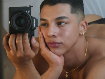 TroyeWiilliams webcam model stream image