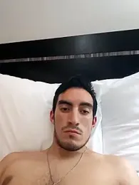 TommyMomentum webcam model stream image