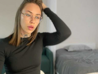 IRAONIC webcam model stream image