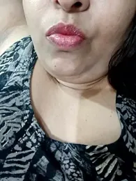 peu8 webcam model stream image