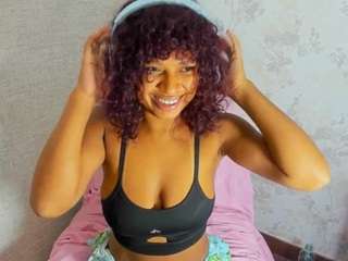 naomi-tyler webcam model stream image