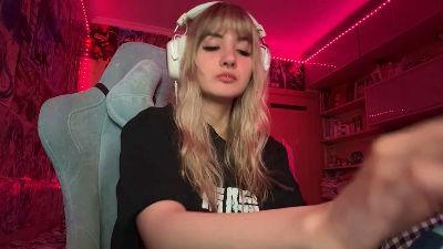 FayeMeierhofer webcam model stream image
