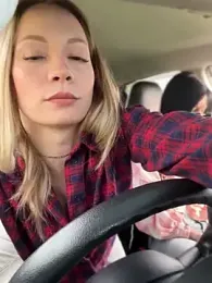 JulliaVegas stripchat stream image