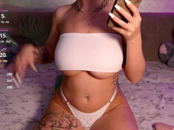 -moon-girl-18 bongacams stream image