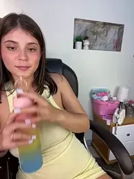 _Alice_1 stripchat stream image