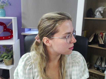 Soft-Zoey bongacams stream image