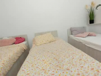 ehotlovea chaturbate stream image