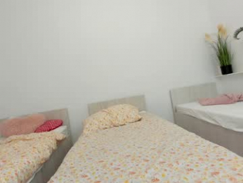 ehotlovea chaturbate stream image