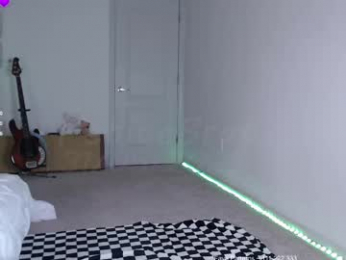 petitebrat chaturbate stream image