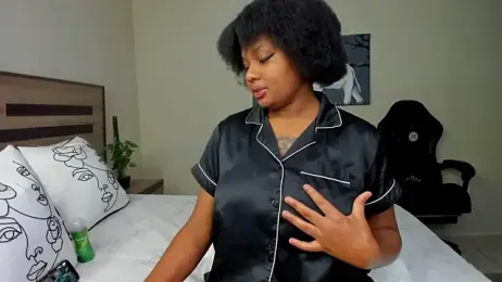 Renee-18 stripchat stream image