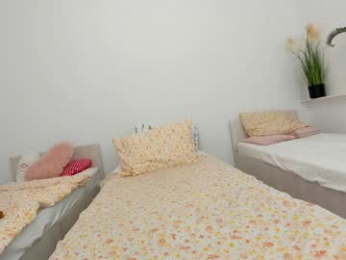 ehotlovea chaturbate stream image