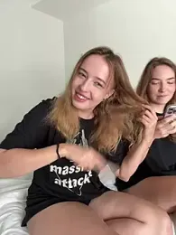 Nura_n_Sarah stripchat stream image