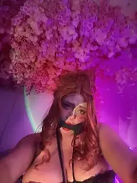 seraphine23 stripchat stream image