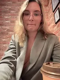 The_Snowwhitee stripchat stream image