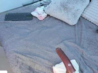 angie-roses camsoda stream image