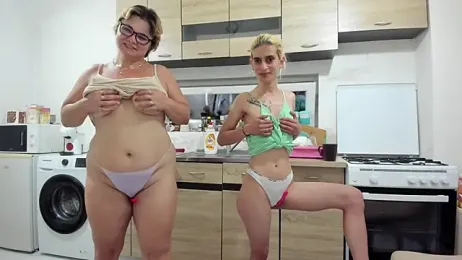 Julia35 stripchat stream image