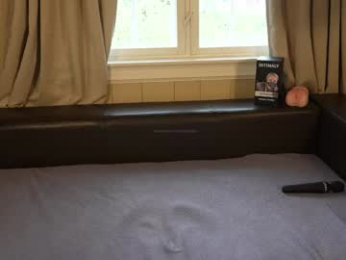 blondehottiek chaturbate stream image