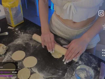 fymryn bongacams stream image