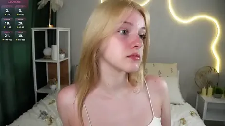 EdlaHewell stripchat stream image