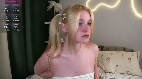 EdlaHewell stripchat stream image