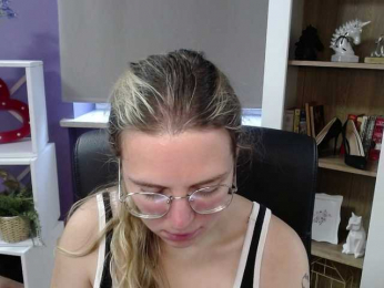 Soft-Zoey bongacams stream image