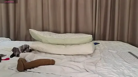 LucyNuty stripchat stream image