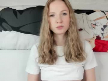 b4by_emilia chaturbate stream image