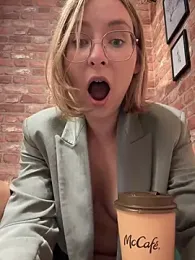 The_Snowwhitee stripchat stream image