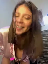 _Alice_1 stripchat stream image