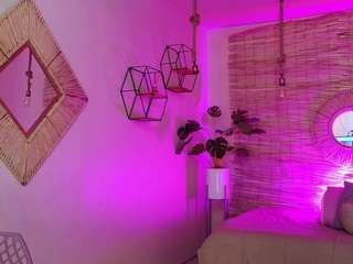 lady-brownn camsoda stream image