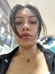 LIZ-06_ stripchat stream image