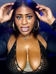 AmazonianMistress stripchat stream image