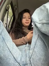 JulliaVegas stripchat stream image