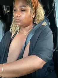 BigFineSelena stripchat stream image