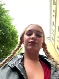 Milkyy_wway stripchat stream image